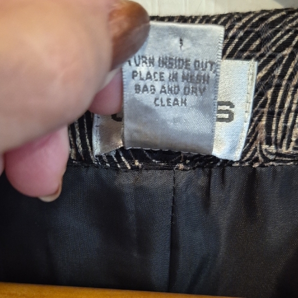 Chico's Elegant Black and White Beaded Jacket In Crop Length Chicos Size 0 - Picture 9 of 9